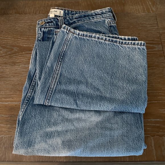 Abercrombie & Fitch Curve Love High Rise Loose Jeans 30/10R - Picture 5 of 7